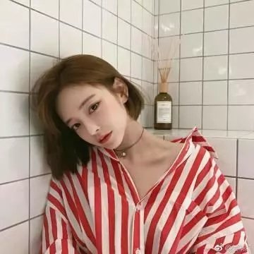 比基尼琼斯和爱的圣殿
